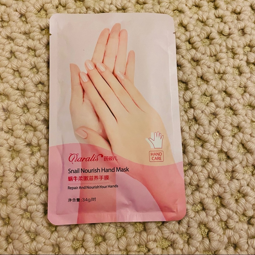 NWT Naralis Snail Nourish Hand Mask 34 g
